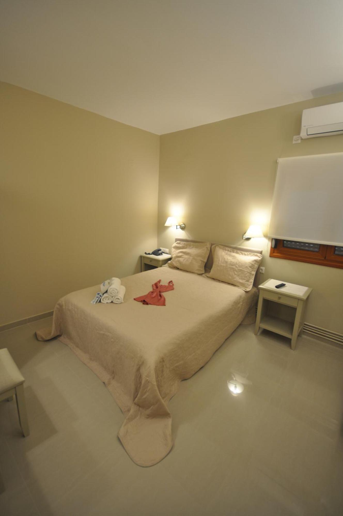 Ariadnes Holiday Accommodation Apidias Lakos Rom bilde